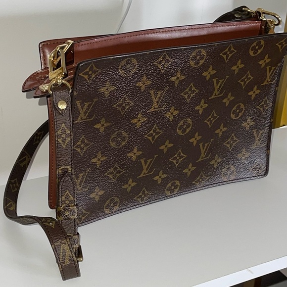 Louis Vuitton Crossbody - Picture 1 of 5
